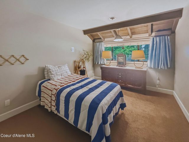 1996 E Lancaster RD, Hayden, ID 83835