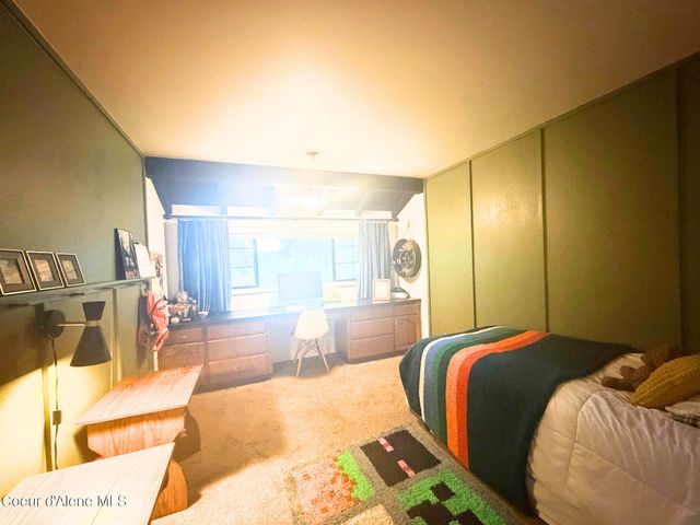 1996 E Lancaster RD, Hayden, ID 83835