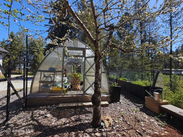 1996 E Lancaster RD, Hayden, ID 83835