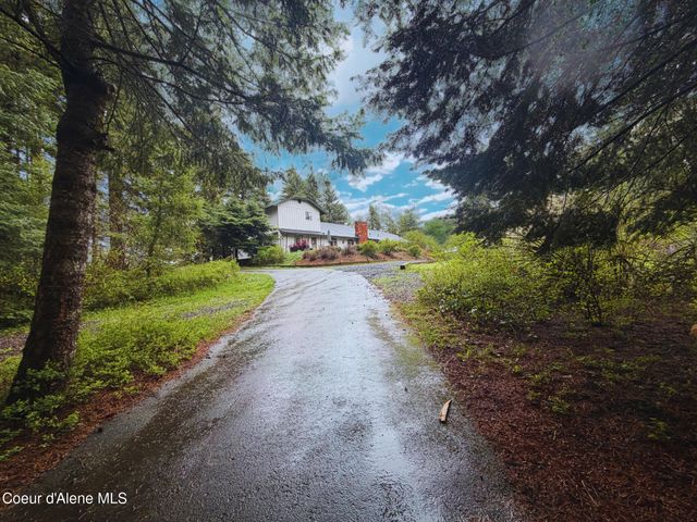 1996 E Lancaster RD, Hayden, ID 83835