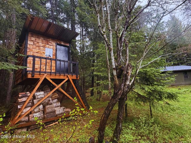 1996 E Lancaster RD, Hayden, ID 83835