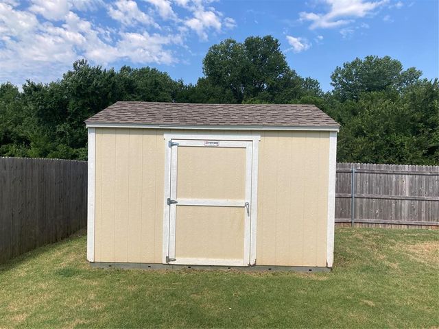 1004 Claystone Way, Noble, OK 73068