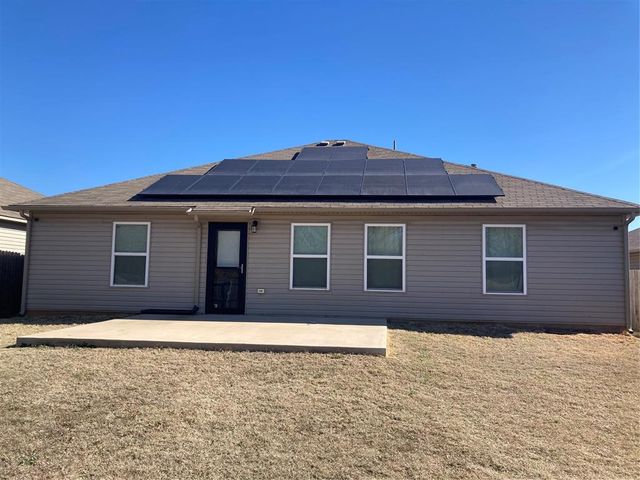 1004 Claystone Way, Noble, OK 73068