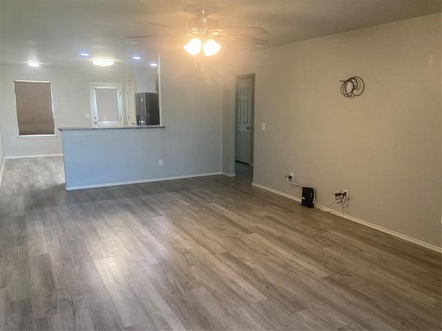 1004 Claystone Way, Noble, OK 73068