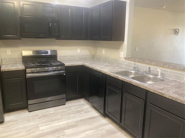 1004 Claystone Way, Noble, OK 73068