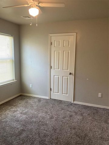 1004 Claystone Way, Noble, OK 73068