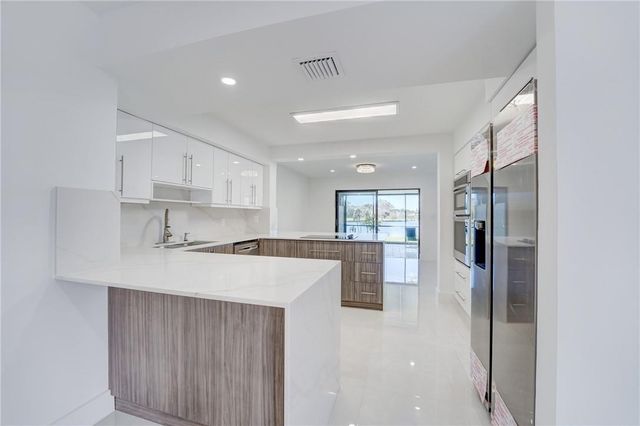 103 St Andrews Road, Hollywood, FL 33021