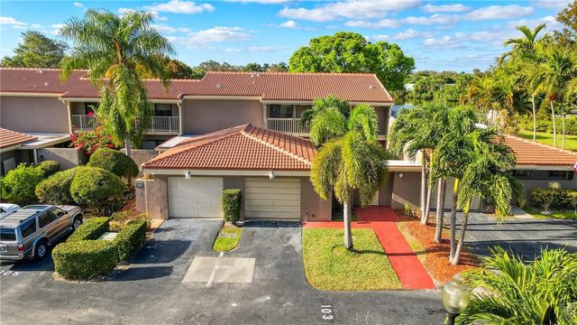 103 St Andrews Road, Hollywood, FL 33021