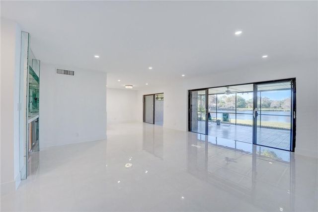 103 St Andrews Road, Hollywood, FL 33021