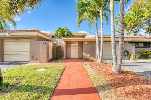103 St Andrews Road, Hollywood, FL 33021