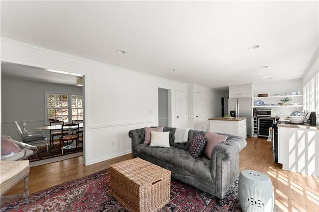 6135 White Oak Drive, Flowery Branch, GA 30542