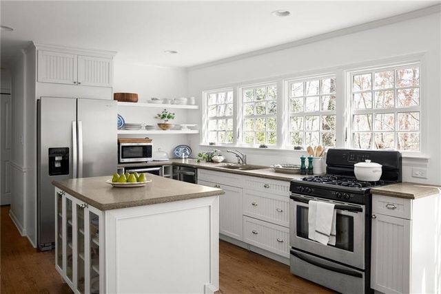 6135 White Oak Drive, Flowery Branch, GA 30542