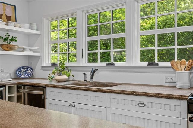 6135 White Oak Drive, Flowery Branch, GA 30542