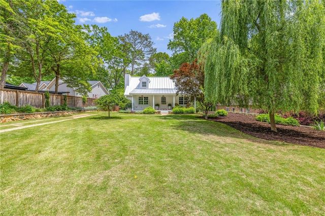 6135 White Oak Drive, Flowery Branch, GA 30542