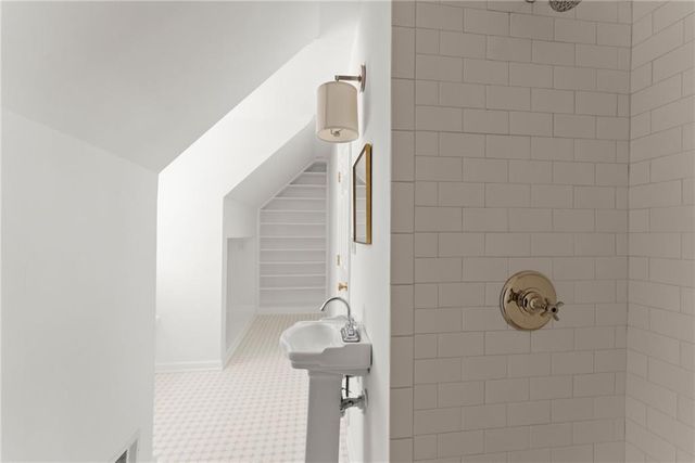 6135 White Oak Drive, Flowery Branch, GA 30542