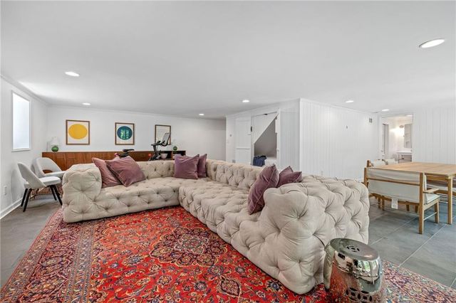 6135 White Oak Drive, Flowery Branch, GA 30542