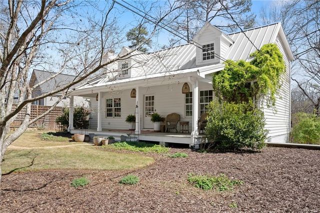 6135 White Oak Drive, Flowery Branch, GA 30542