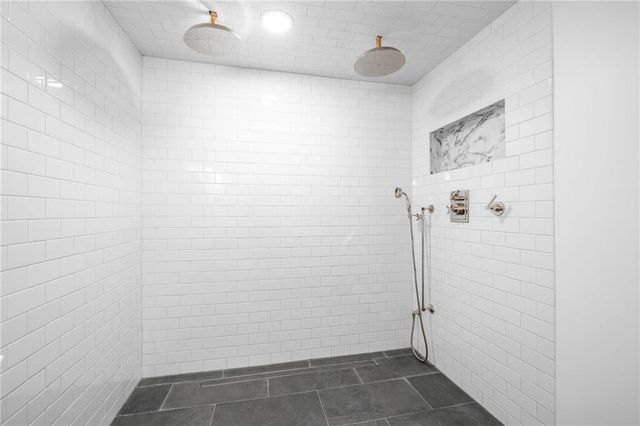 6135 White Oak Drive, Flowery Branch, GA 30542