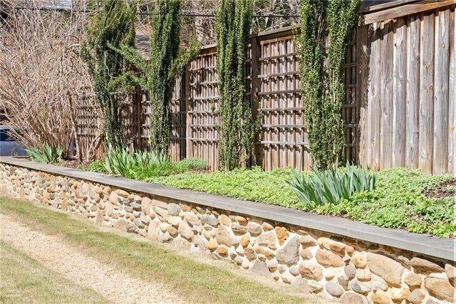 6135 White Oak Drive, Flowery Branch, GA 30542