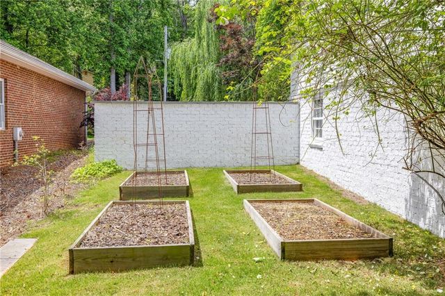 6135 White Oak Drive, Flowery Branch, GA 30542