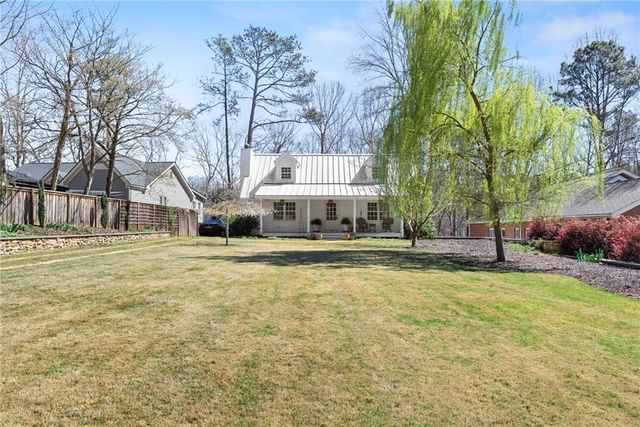 6135 White Oak Drive, Flowery Branch, GA 30542