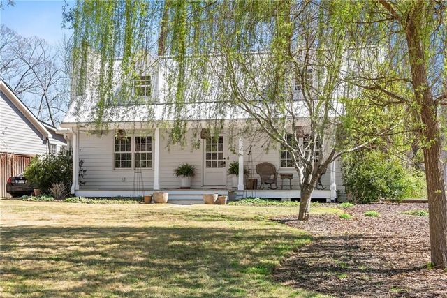 6135 White Oak Drive, Flowery Branch, GA 30542