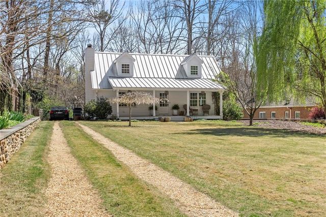 6135 White Oak Drive, Flowery Branch, GA 30542