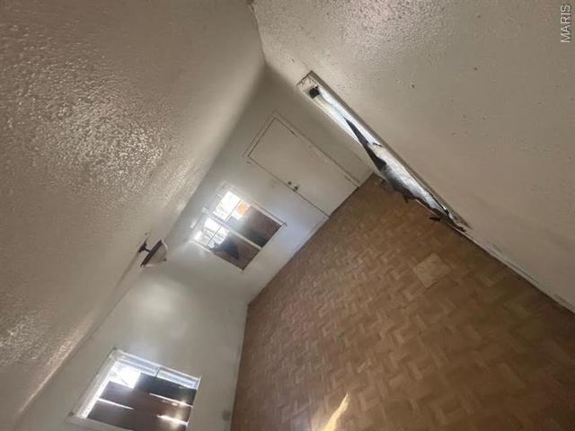 5461 Hamilton Avenue, St Louis, MO 63136