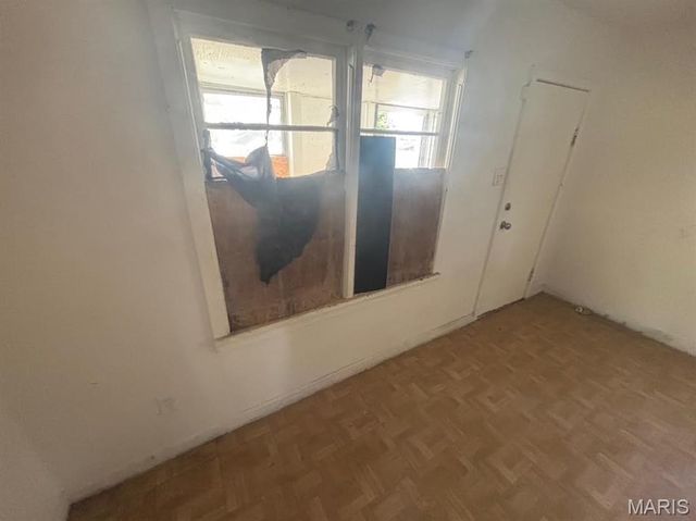 5461 Hamilton Avenue, St Louis, MO 63136