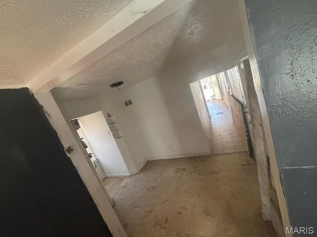 5461 Hamilton Avenue, St Louis, MO 63136