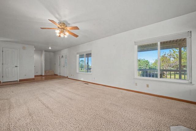 4877 Hillvale Dr, Valley Springs, CA 95252