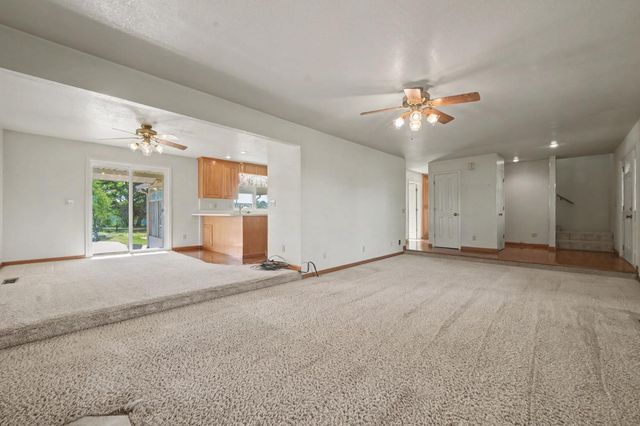 4877 Hillvale Dr, Valley Springs, CA 95252