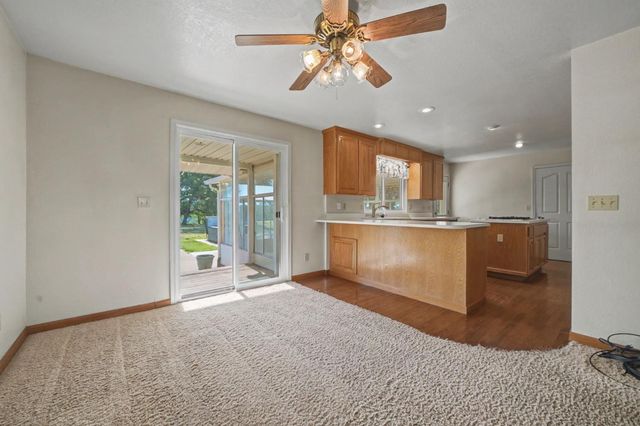 4877 Hillvale Dr, Valley Springs, CA 95252