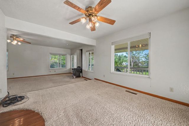 4877 Hillvale Dr, Valley Springs, CA 95252