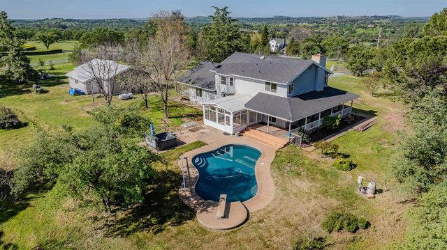 4877 Hillvale Dr, Valley Springs, CA 95252