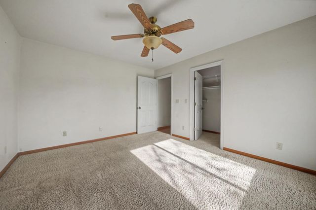 4877 Hillvale Dr, Valley Springs, CA 95252