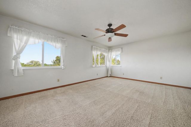 4877 Hillvale Dr, Valley Springs, CA 95252