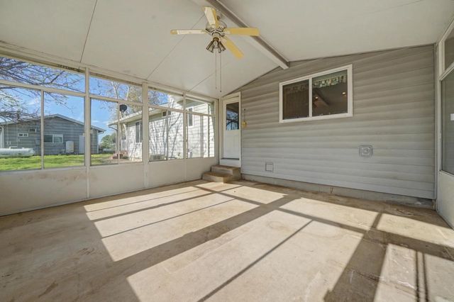 4877 Hillvale Dr, Valley Springs, CA 95252