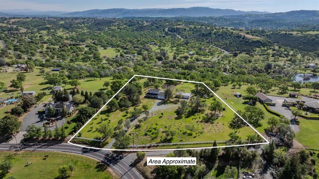 4877 Hillvale Dr, Valley Springs, CA 95252