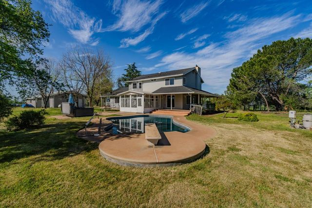 4877 Hillvale Dr, Valley Springs, CA 95252