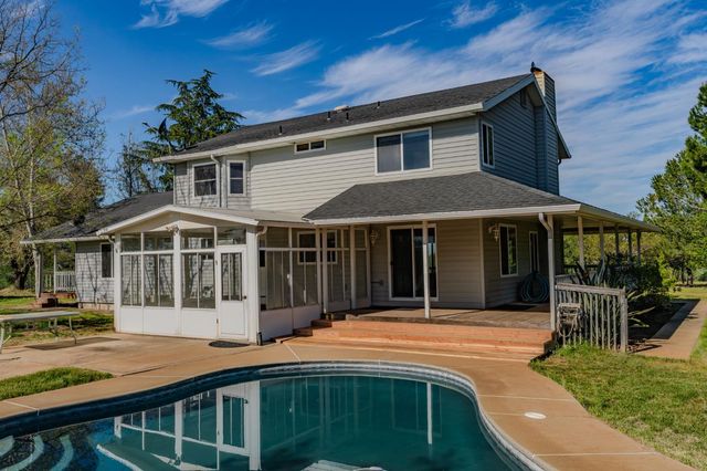 4877 Hillvale Dr, Valley Springs, CA 95252