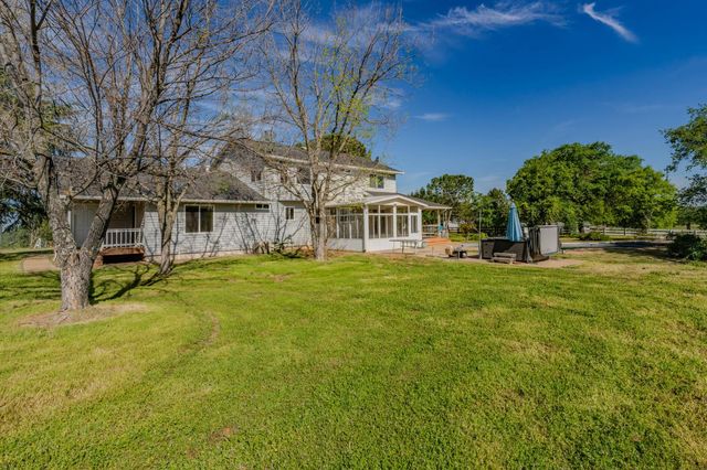 4877 Hillvale Dr, Valley Springs, CA 95252