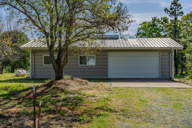 4877 Hillvale Dr, Valley Springs, CA 95252