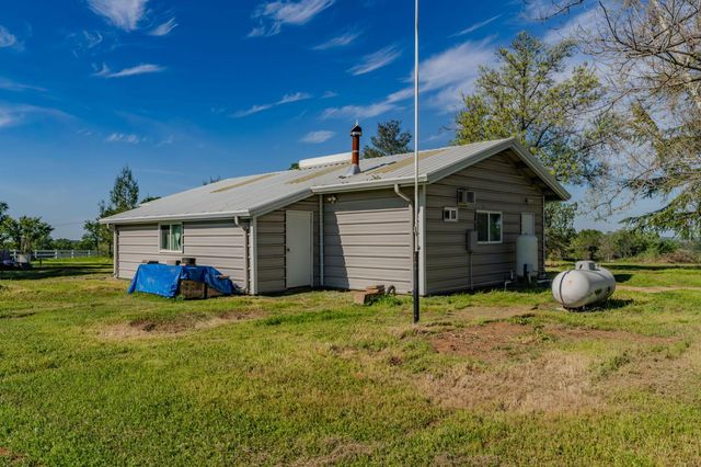 4877 Hillvale Dr, Valley Springs, CA 95252