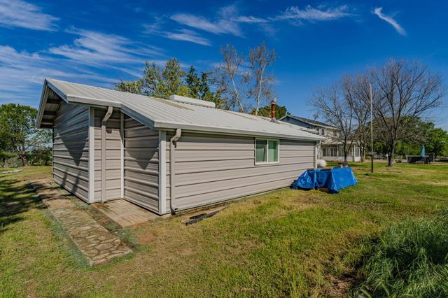 4877 Hillvale Dr, Valley Springs, CA 95252