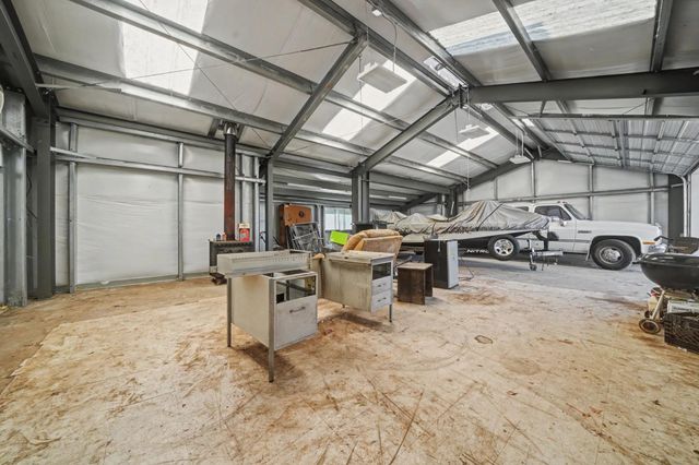 4877 Hillvale Dr, Valley Springs, CA 95252