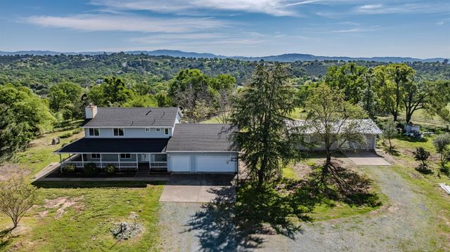 4877 Hillvale Dr, Valley Springs, CA 95252