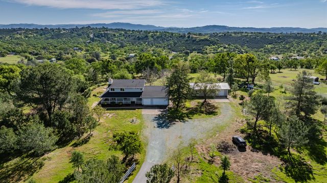 4877 Hillvale Dr, Valley Springs, CA 95252