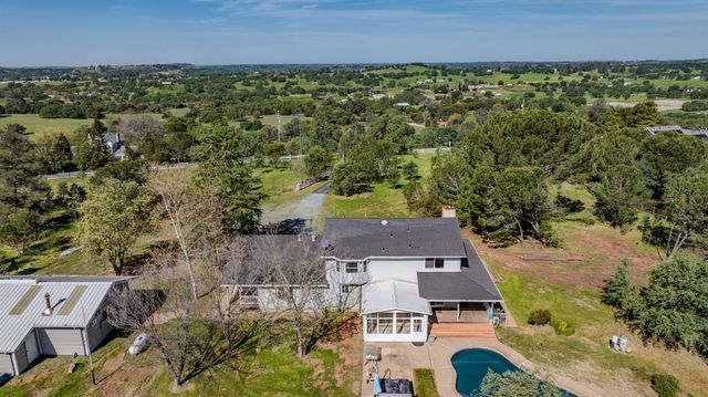 4877 Hillvale Dr, Valley Springs, CA 95252