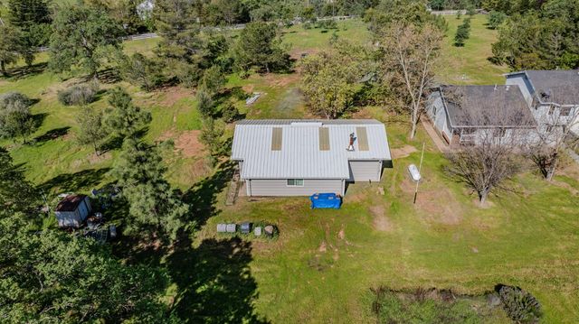 4877 Hillvale Dr, Valley Springs, CA 95252